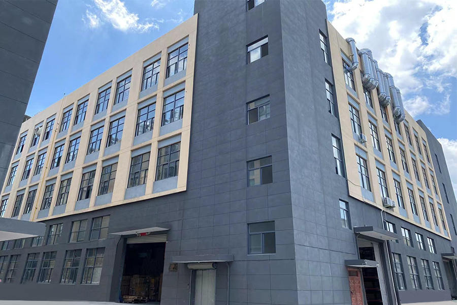 外の工場